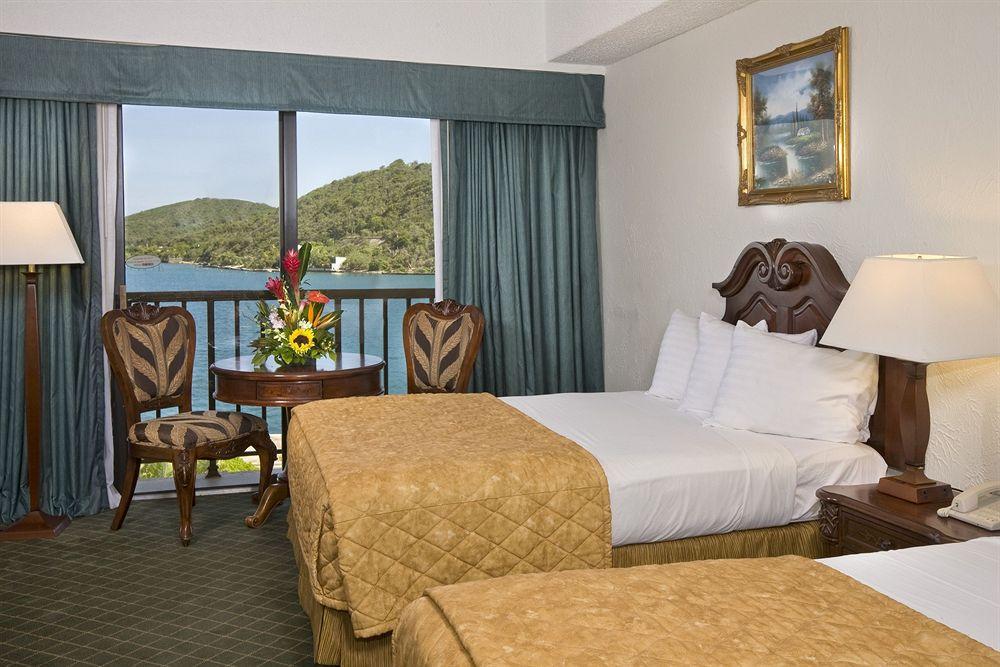 Windward Passage Hotel Шарлотта-Амалия Номер фото